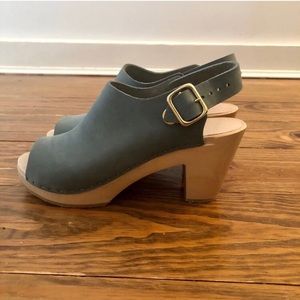 Bryr Suzie Spanish Toe Clogs (Agave)